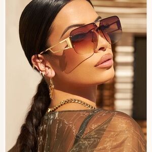 Lorvae Sunglasses NWOT